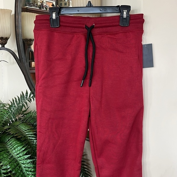 Brand New Boys Set of 2 Pairs of Joggers Sweatpants Gray Red Athletic Activewear - Picture 9 of 16
